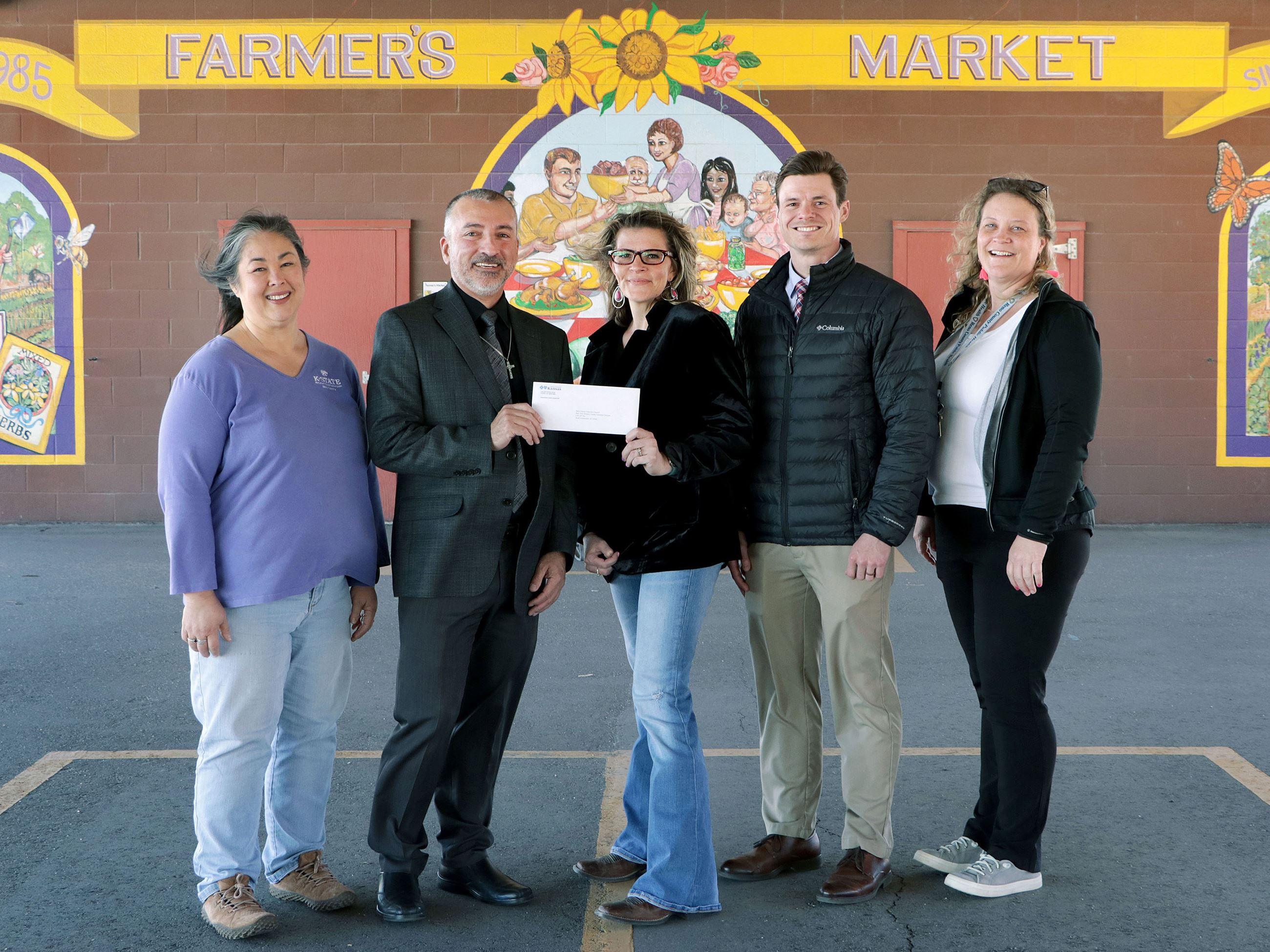 Reno County Farmers Market receives Pathways grant - News Image